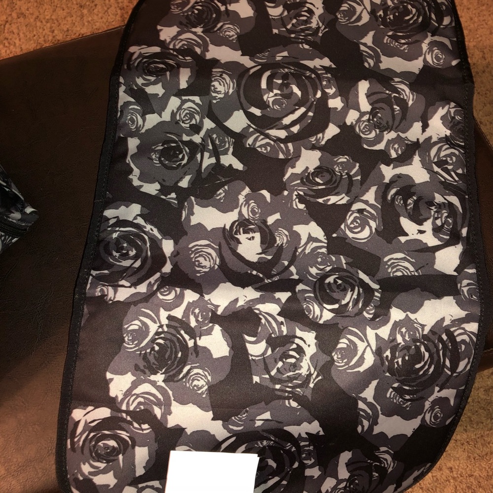 Jujube Black Petals BFF - Picture 7 of 8